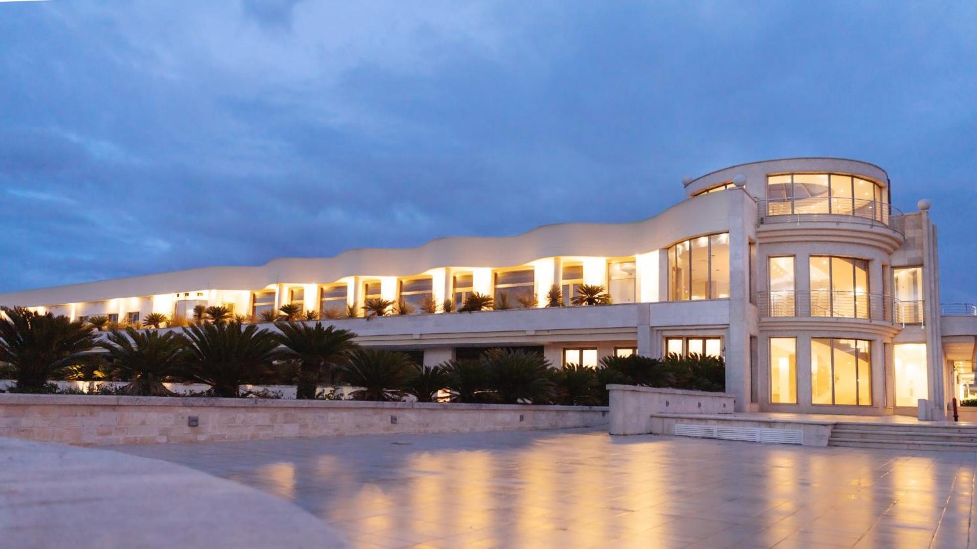 Hotel Donna Crescenza Locorotondo Exterior photo